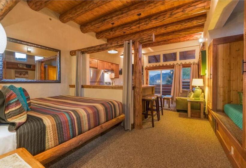 استودیوی استاندارد, Chipeta Lodge