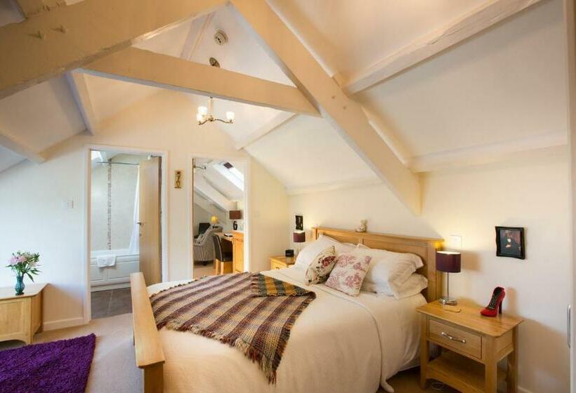 Люкс Кровать Кинг, Penbontbren Luxury Bed And Breakfast