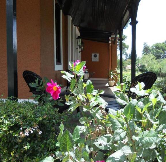 标准三人间, Boutique Villa Art