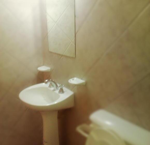 Номер Стандарт Трехместный, Hostal Benjamin