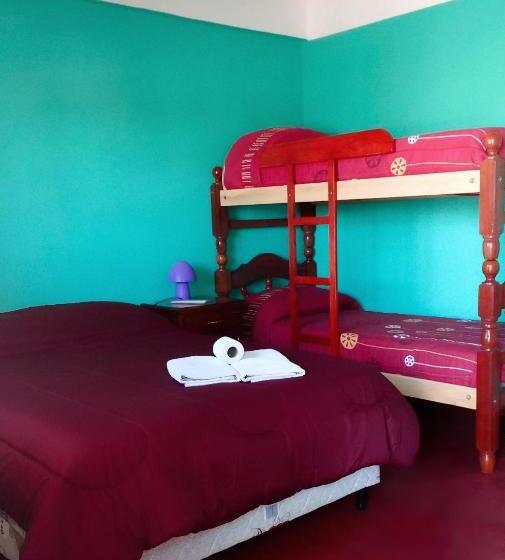 اتاق استاندارد چهار تخته, Hostal Benjamin