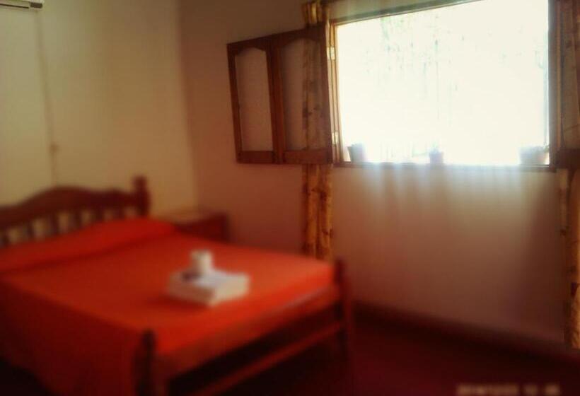 Номер Стандарт Трехместный, Hostal Benjamin