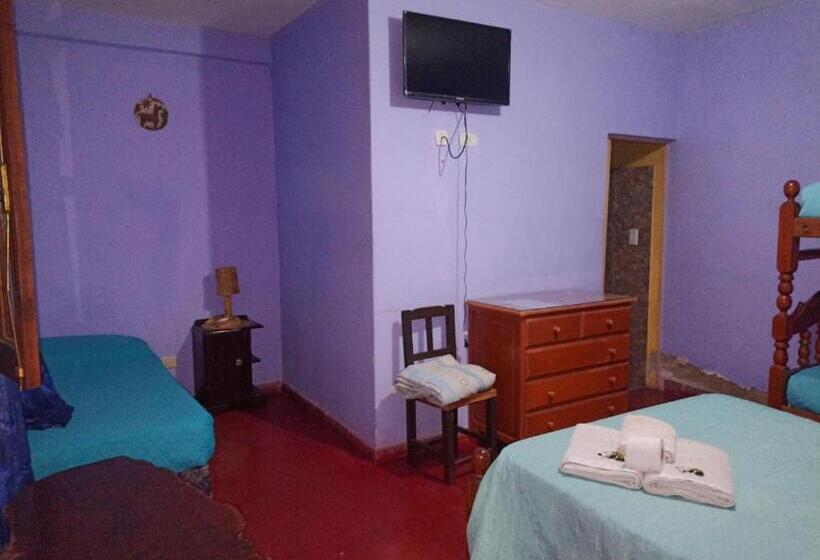 Четырехместный Номер Стандарт, Hostal Benjamin