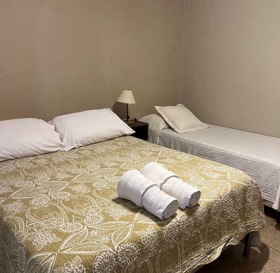اتاق استاندارد با سرویس بهداشتی مشترک, Ferienhaus Hostel Salta