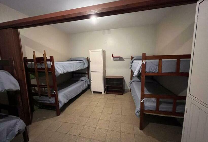 تختخواب در اتاق مشترک, Ferienhaus Hostel Salta