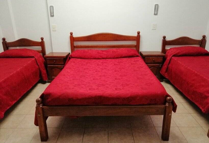 اتاق استاندارد چهار تخته, La Piedad