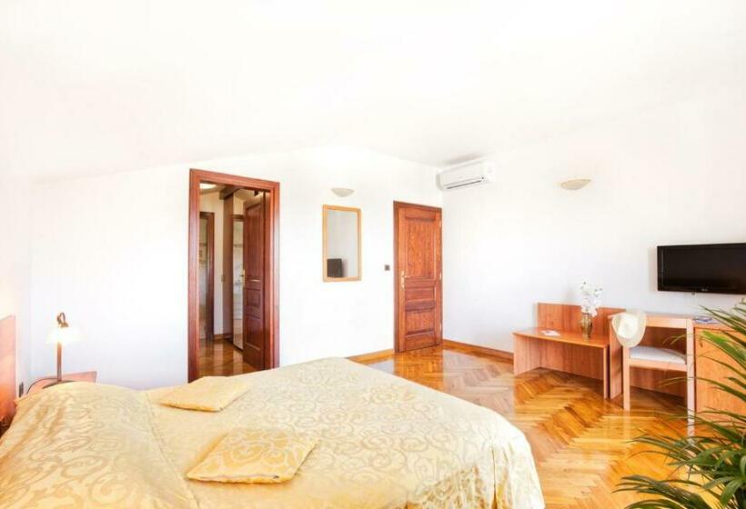 스탠다드 트리플 룸, Villa Sveta Eufemija   Bed And Breakfast