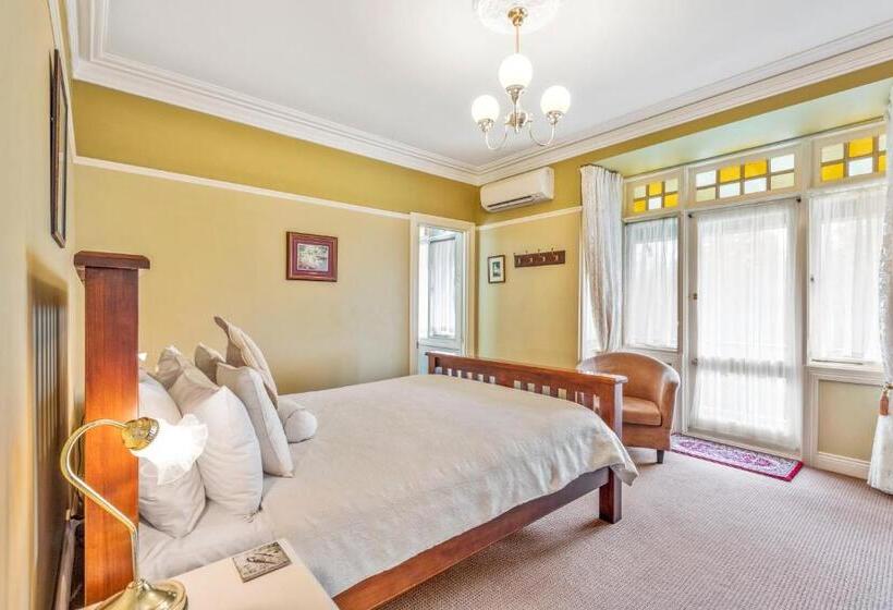 스탠다드 룸 킹사이즈 침대, Bethany Manor B&b, Call Us For Cheapest Rates