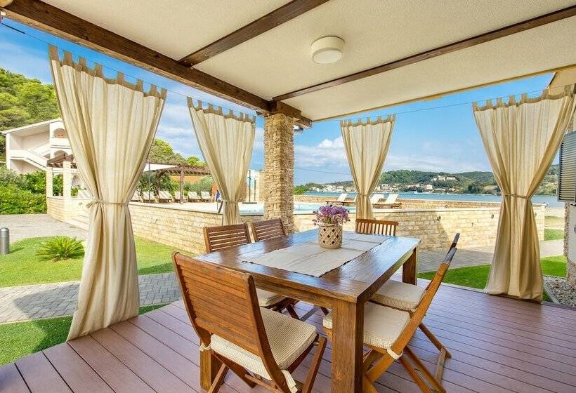 침실 2개 주택, Lando Resort