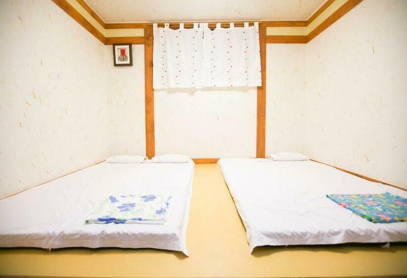 패밀리 룸, Bukchonmaru Hanok Guesthouse