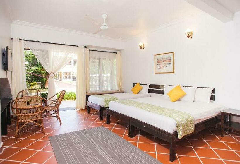 Трехместный Номер Deluxe, Anjungan Beach Resort