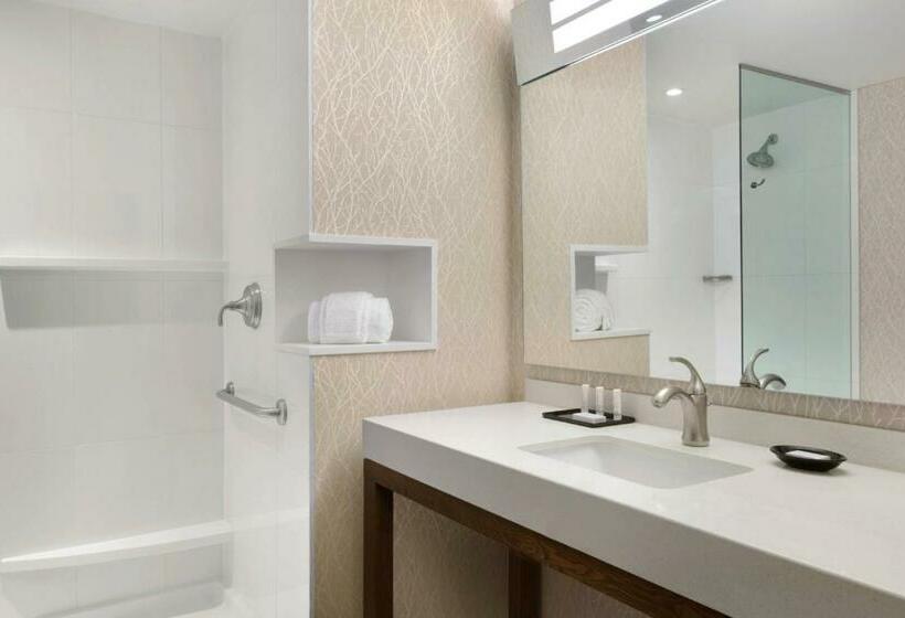 Standard Værelse King Size Seng, Courtyard By Marriott Toronto Mississauga/west