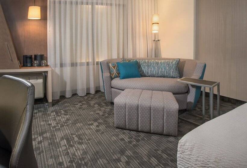 Standard Studio, Courtyard By Marriott Toronto Mississauga/west