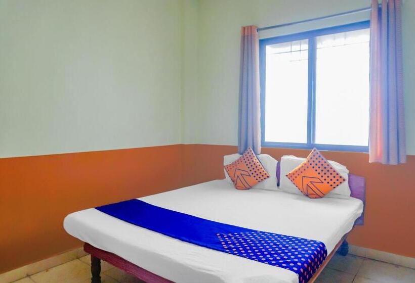 Трехместный Номер Классика, Oyo Shetkari Mala Hotel & Lodging