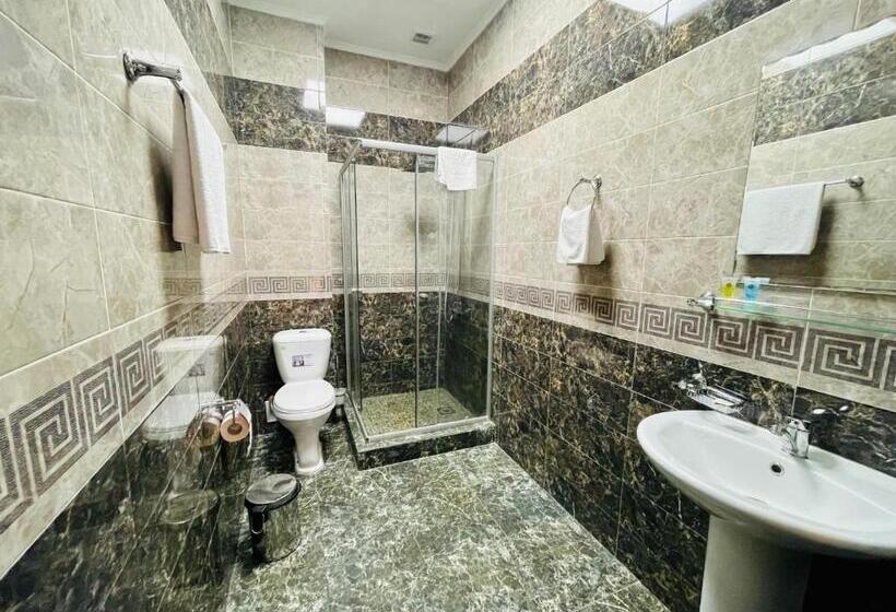 اتاق لوکس سه تخته, Dostyk