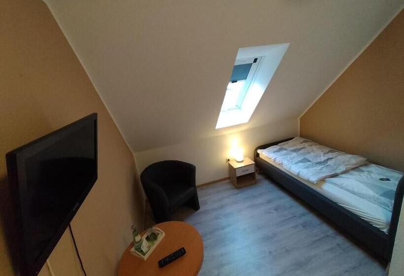 Номер Стандарт Индивидуальный, Gasthof Zu Den Linden 61225