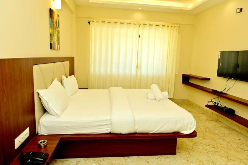 Номер Стандарт, Downtown Pr Groups Raashi Residency