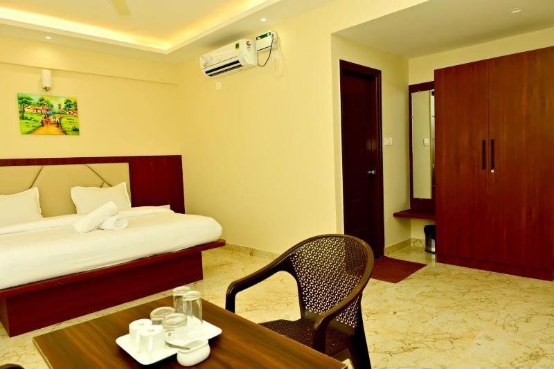 Номер Deluxe, Downtown Pr Groups Raashi Residency