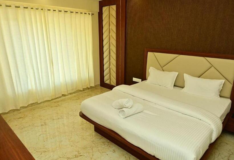Президентский Люкс, Downtown Pr Groups Raashi Residency