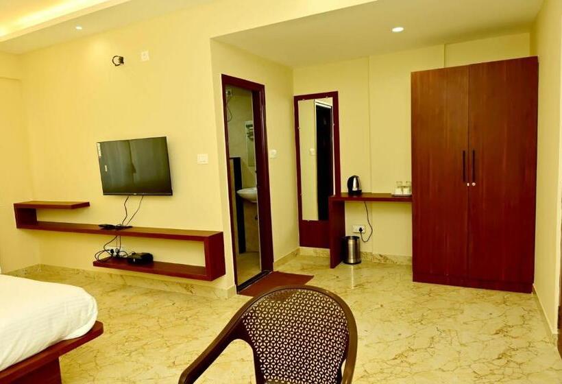 Номер Стандарт, Downtown Pr Groups Raashi Residency