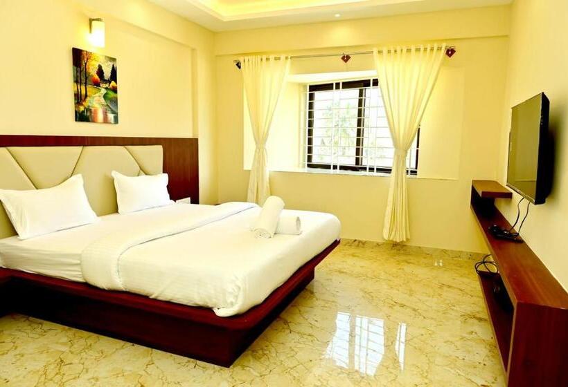 Номер Стандарт, Downtown Pr Groups Raashi Residency