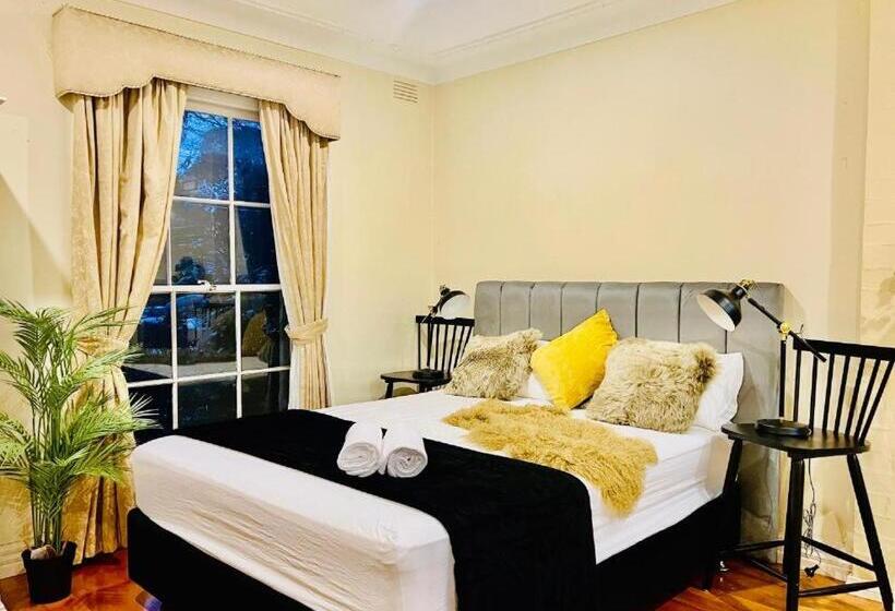 패밀리 룸, Charming Granny Flat Conveniently Located Near Knox Shopping Center