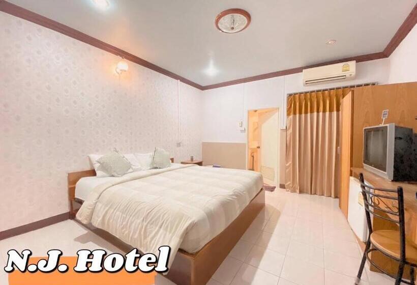 اتاق استاندارد با تخت بزرگ, โรงแรมเอ็น.เจ. ธาตุพนม