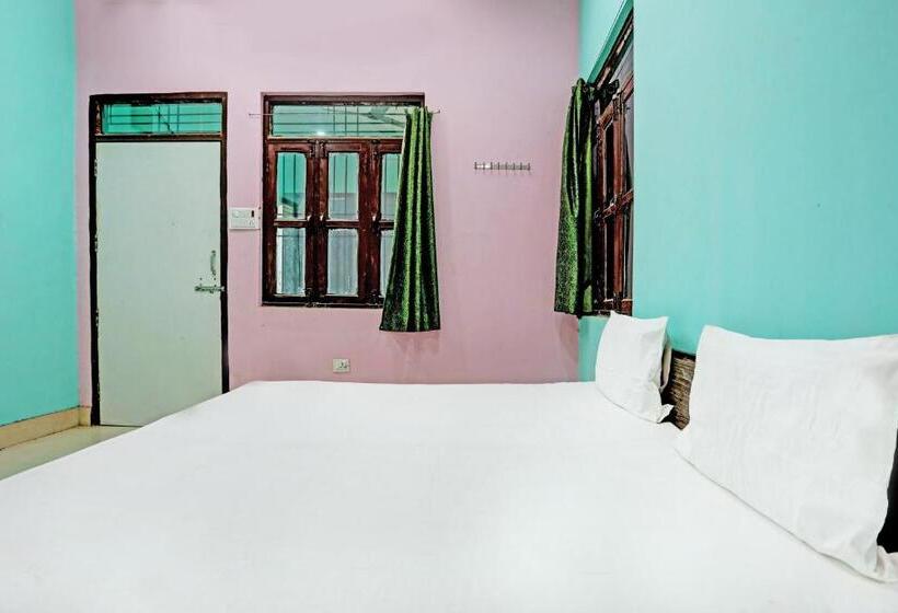 Номер Стандарт, Oyo V K Guest House