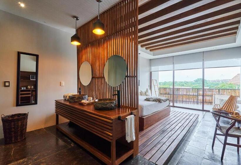 スタンダードルーム, Stylish Studio With Exclusive Amenities, Private Balcony With Bathtub, Shared Swimming Pool And Spa
