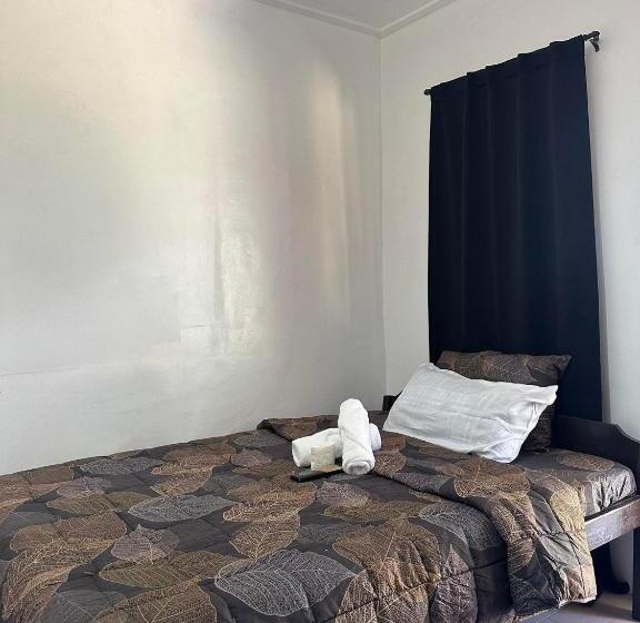 اتاق خانوادگی, Trisha Guesthouse