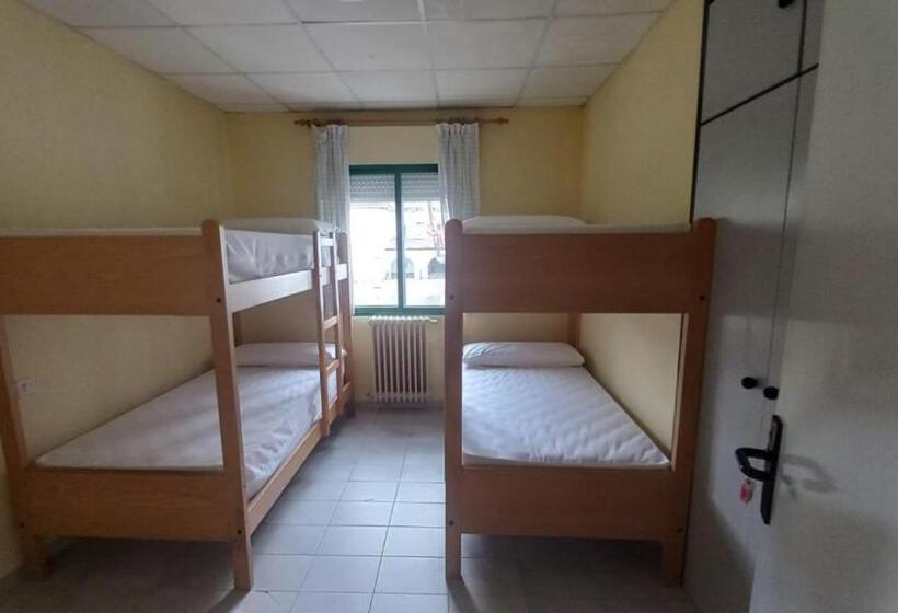 标准四人间共用浴室, Albergue De Villamanín