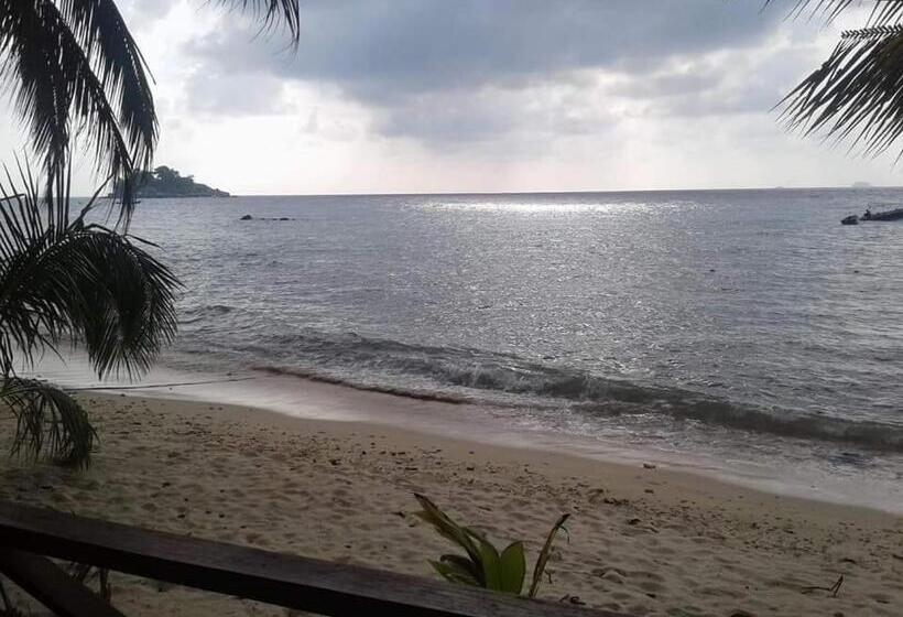 اتاق استاندارد سه نفره, Ella S Place Salang Tioman
