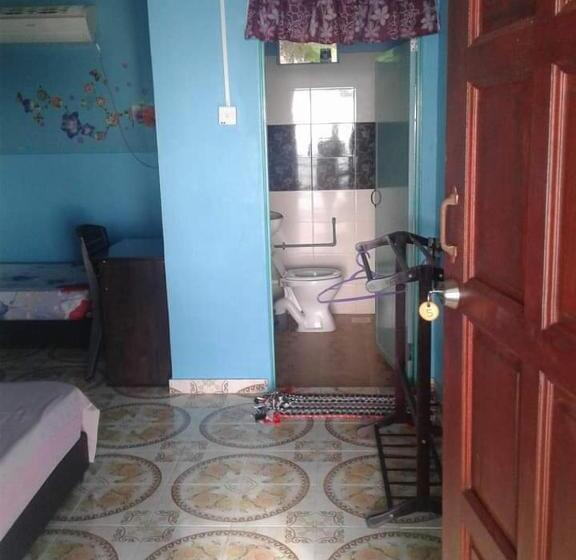 اتاق استاندارد سه نفره, Ella S Place Salang Tioman