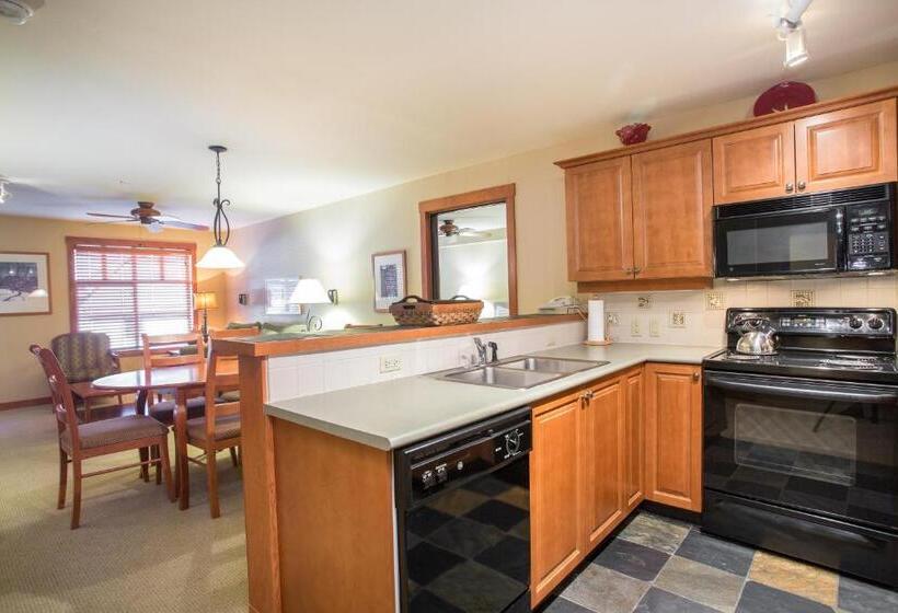 آپارتمان 1 خوابه, 1205b   Double Queen Standard Eagle Springs West Condo