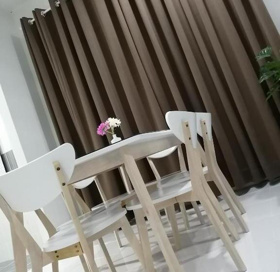 Дом 3 Спальни, Simple Home By Aimie Fully Aircond