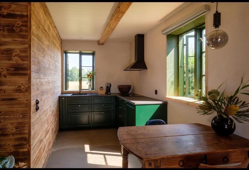 Студия Стандарт, Fröken Hjorts Bed And Breakfast