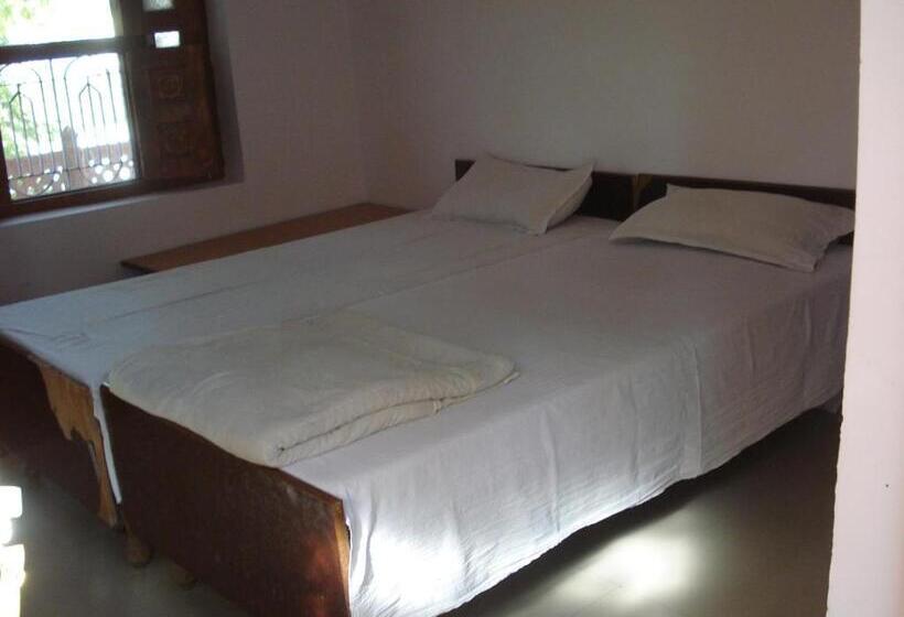 标准间, Raghav Resort