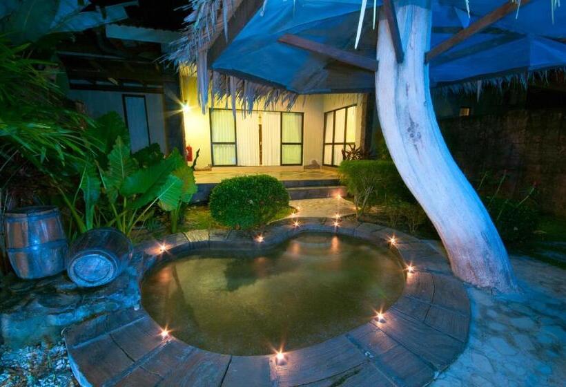 Вилла 3 Спальни, Felda Residence Hot Springs