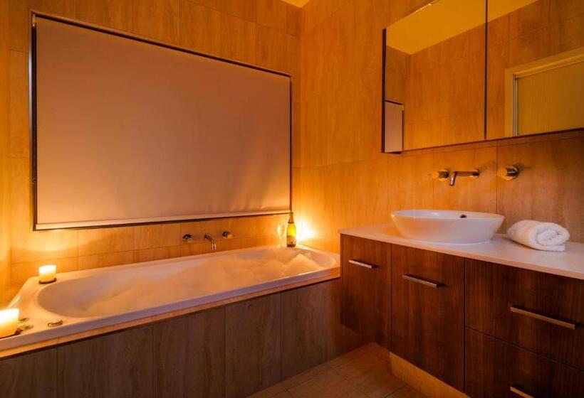 디럭스 룸 킹사이즈 침대, Ana Mandara Luxury Retreat