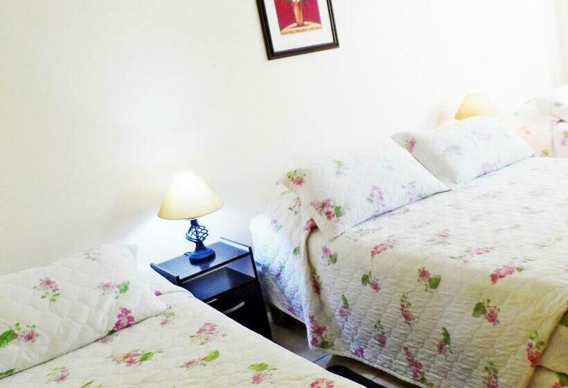 اتاق استاندارد چهار تخته, Petit Rivera Hotel