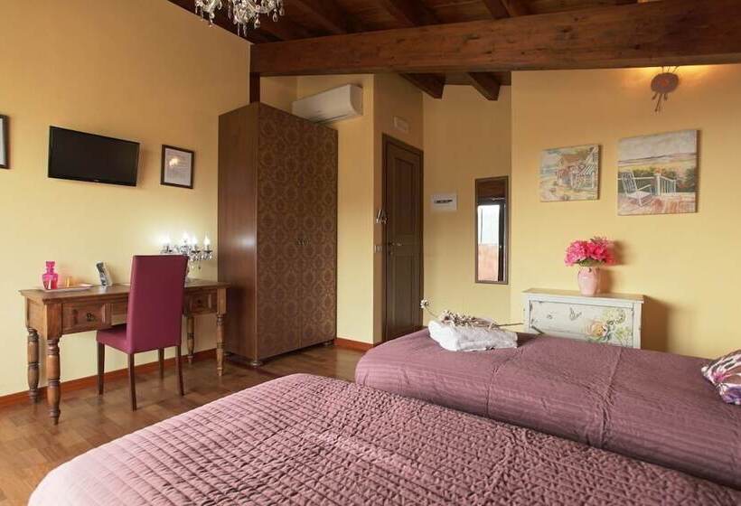 سوییت جونیور با چشمانداز شهر, B&b Villa Del Sole Relais