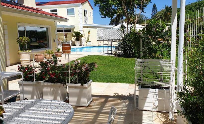 آپارتمان 1 خوابه با تراس, Constantia Cottages