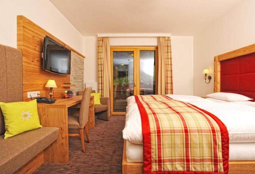 Classic room with balcony, Barbarahof Saalbach