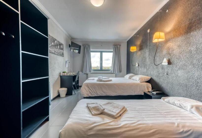 Трехместный Номер Классика, Hôtel De La Gare