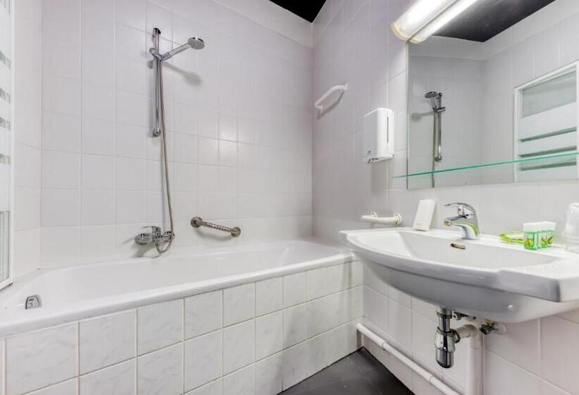 Трехместный Номер Классика, Hôtel De La Gare
