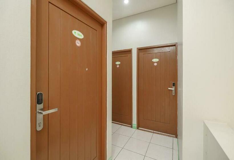 标准间, Green Apple Residence Near Sarinah Mitra Reddoorz