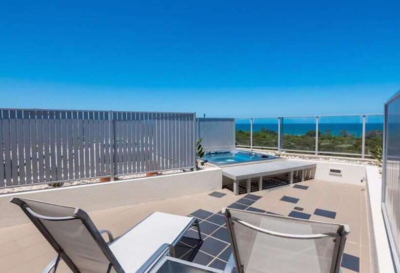 带3个卧室的公寓, White Shells Luxury Apartments