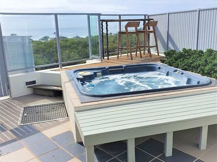带两个卧室的顶楼公寓, White Shells Luxury Apartments