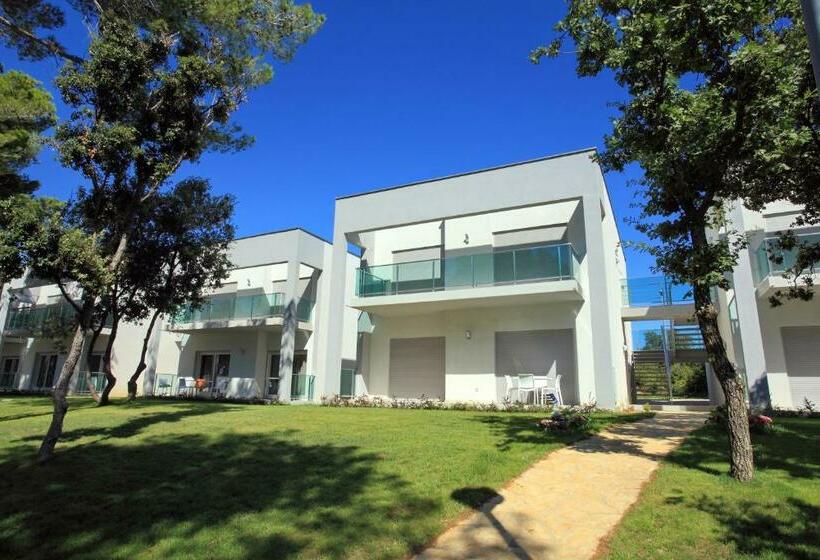 2 Bedroom Apartment Side Sea View, Crvena Luka Resort