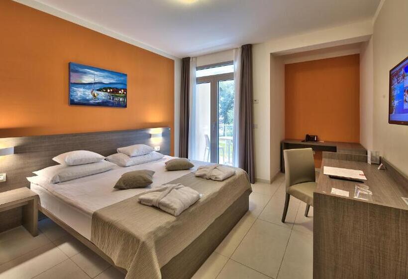 اتاق استاندارد با بالکن, Crvena Luka Resort
